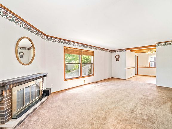 3rd image of 765 Sherwood Ave