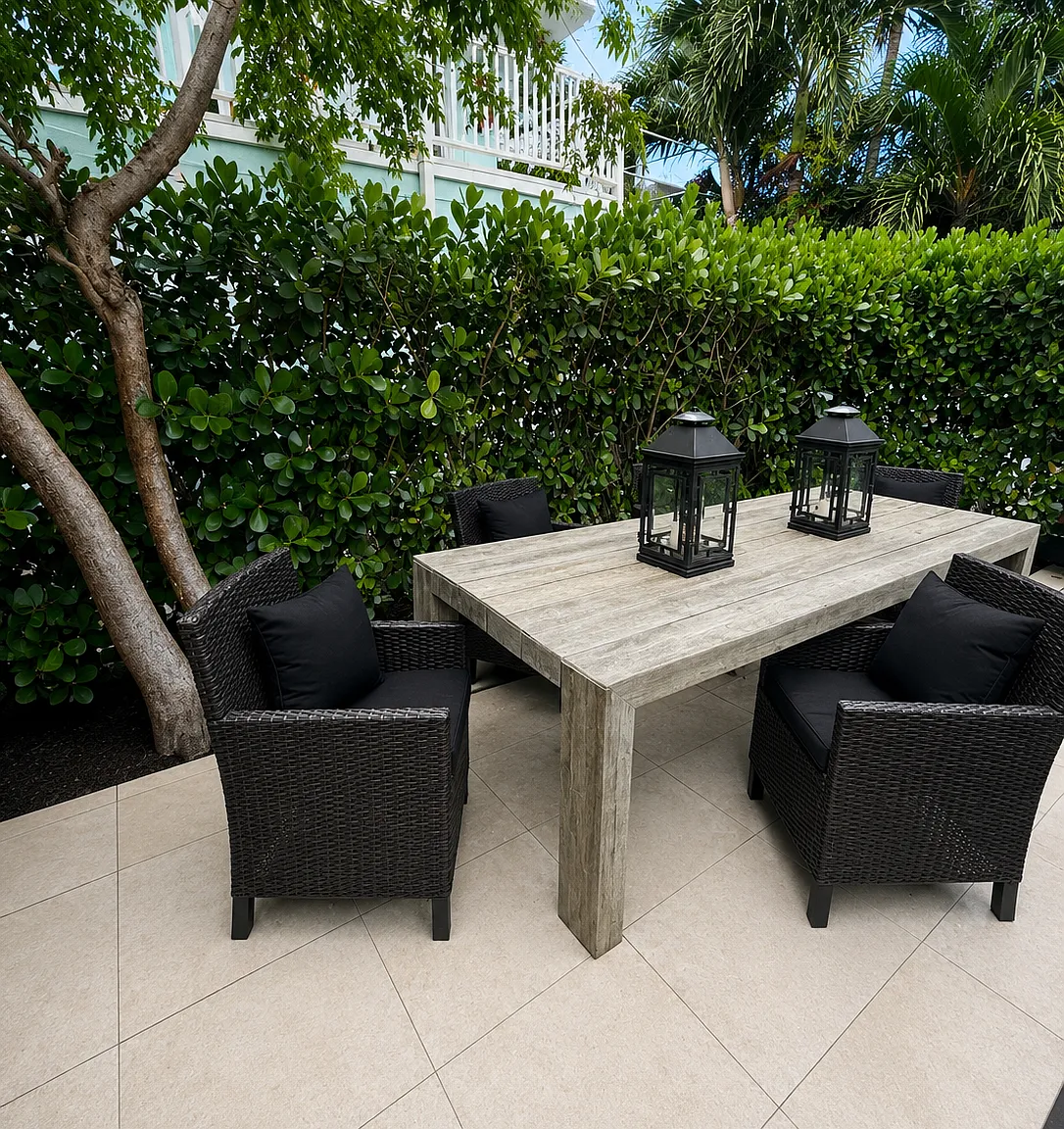 Seminole Ave, Palm Beach — Photo 2
