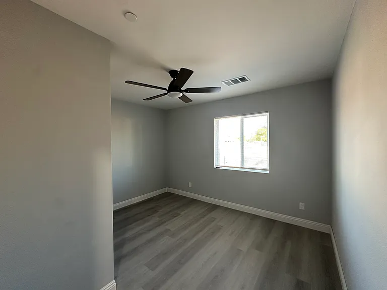 4825 Lincoln Ave — Photo 10
