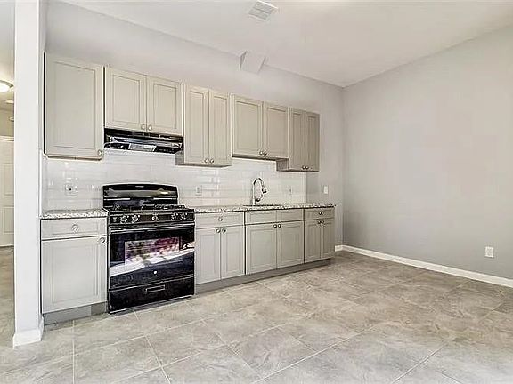4th image of 585 Bramhall Ave Floor 3
