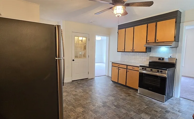 16 Central St #2 — Photo 2