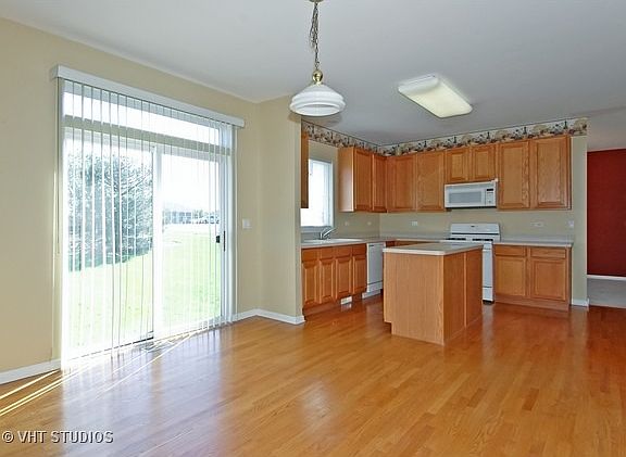 4th image of 3210 Banford Cir