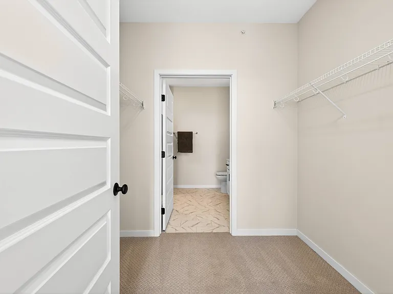 Grand 52 Apartments — Photo 10