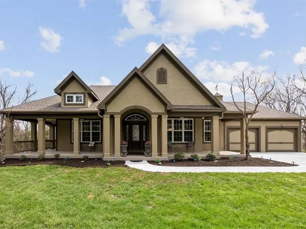 9885 Edgerton Rd, De Soto, KS 66018