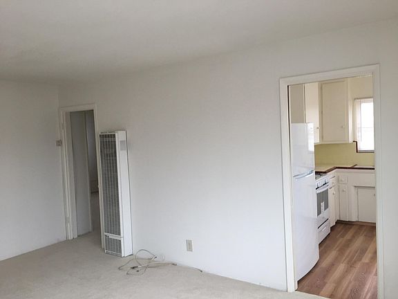 2nd image of 175 Nieto Ave #3