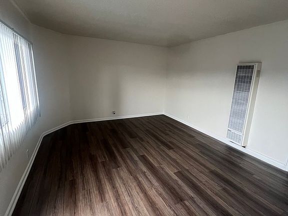 5th image of 14905 Lemoli Ave APT 27