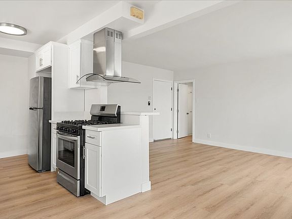 3rd image of 110 N Cedar Ave APT 2