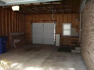 2054 S Newburgh Rd, Westland, MI 48186