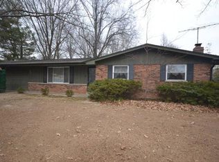 525 Leawood Dr, Swansea, IL
