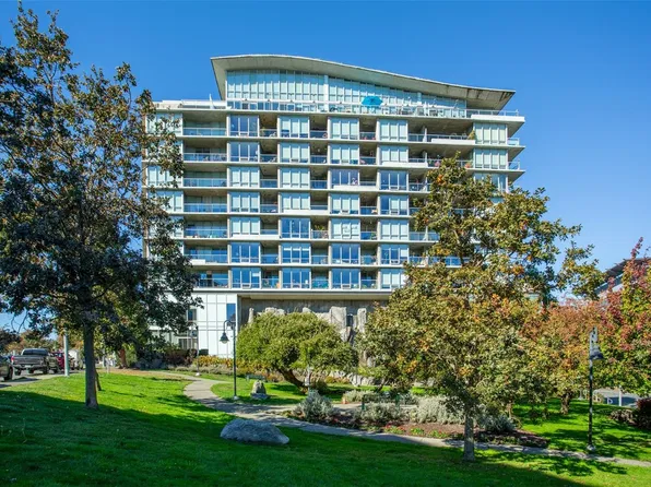 160 Wilson St #805, Victoria, BC V9A 7P9