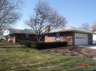 1410 Eastland Dr, Oregon, OH 43616
