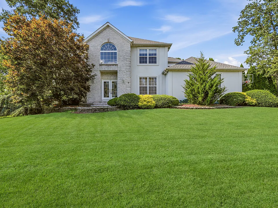 9 Cecilia Ct