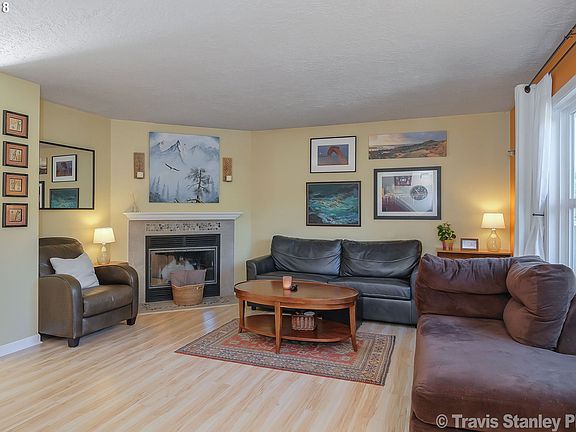 2nd image of 9330 SW North Dakota St