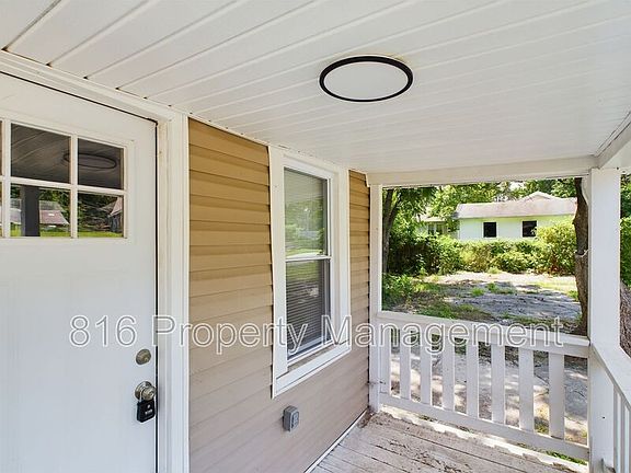 2nd image of 7135 Agnes Ave