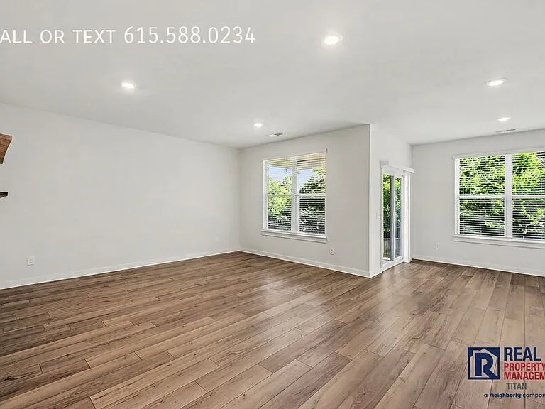 1029 Ewell Farm Cir — Photo 9