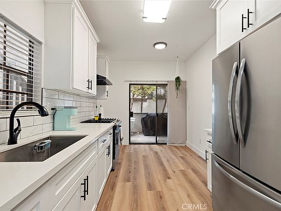 2nd image of 2504 W Macarthur Blvd Unit I