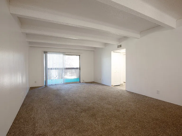 Los Altos Towers — Photo 24