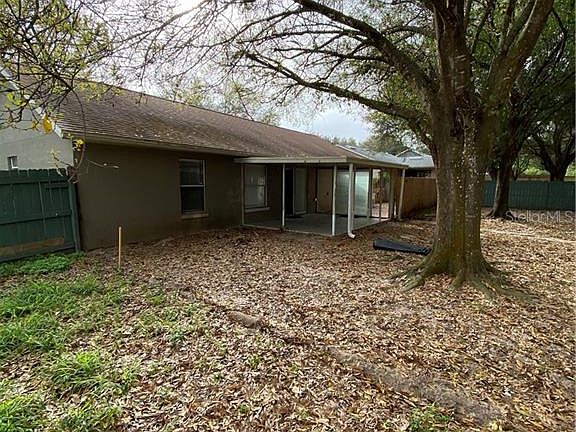 3rd image of 804 Palm Forest Ln