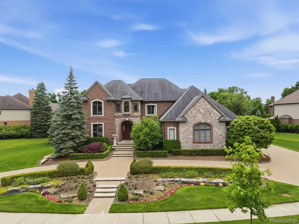 21081 Equestrian Trl, Northville, MI 48167
