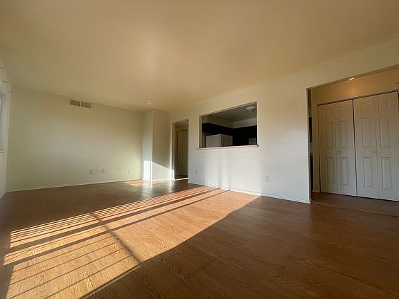 3rd image of 1680 Driftwood Dr #I
