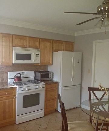 5th image of 1011 W Euclid Ave