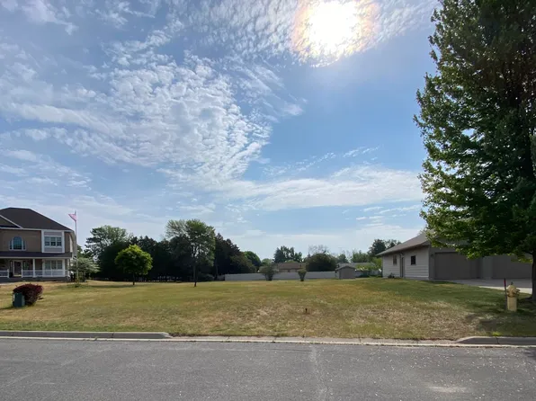 Tori Ln, Marinette, WI 54143