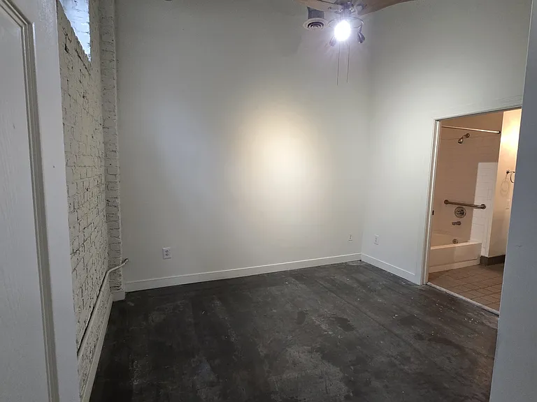 302 Goshen St #100 — Photo 7