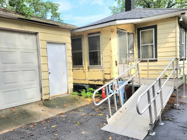 4901 Marquette Rd, Lake Station, IN 46405