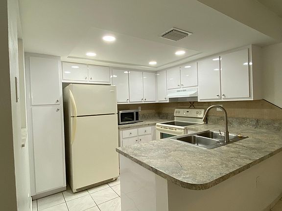 3rd image of 10843 NW 7th St #43