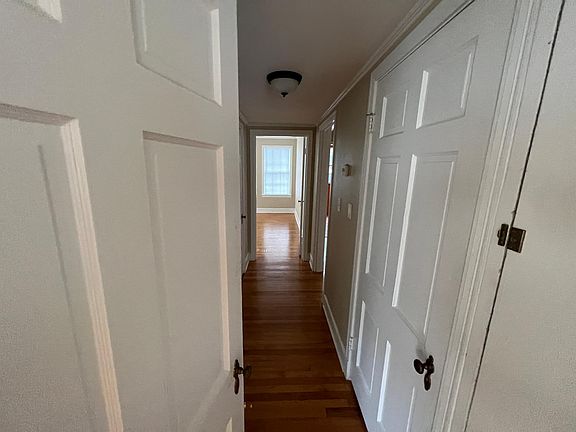 4th image of 557 Dudley Dr #557