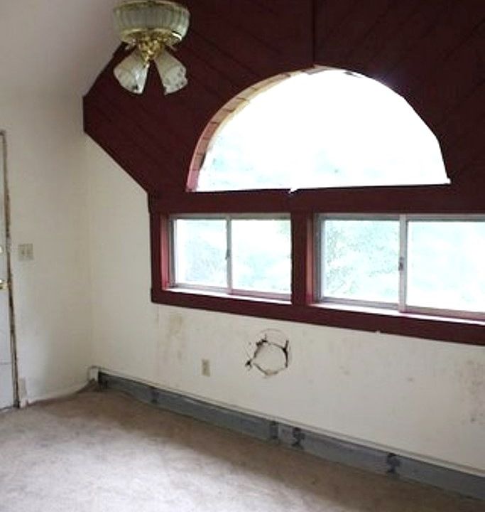 2nd image of 23 Cherry Pl