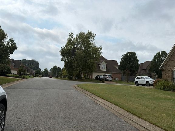 4th image of 73 Stillwater Ln