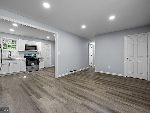 5th image of 1629 North Ave