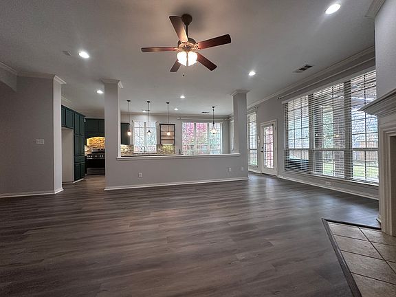 4th image of 3218 Franklin Ave