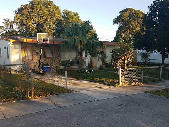 2nd image of 1546 NW 4th Ave