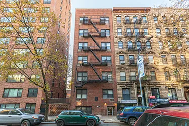 442 East 75th Street in Lenox Hill