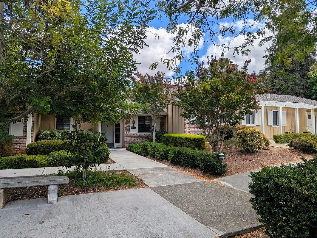 1 bed, 1.0 bath, 947 sqft, $2,800 — Photo 2
