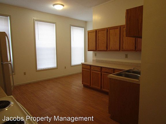 5th image of 316 Main St APT C