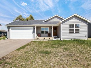 459 Lasalle Dr, Somonauk, IL 60552