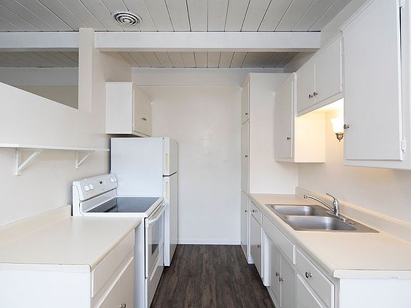 4th image of 1327-1335 Pacific Beach Dr #1335-11