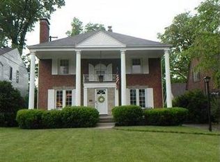 17818 Riverside Dr, Lakewood, OH 44107