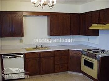 2nd image of 1345 Elizabeth Dr APT 2