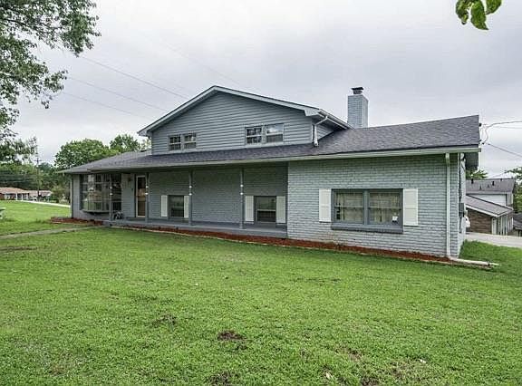 2nd image of 2601 Edge O Lake Dr