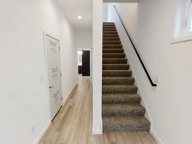 614 N 7th Ave E — Photo 13