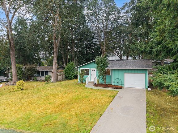 3rd image of 514 SE Pamela Drive
