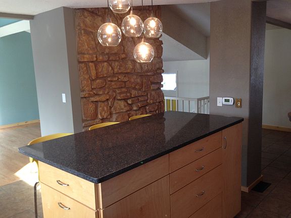 4th image of 945 N Applebury Dr