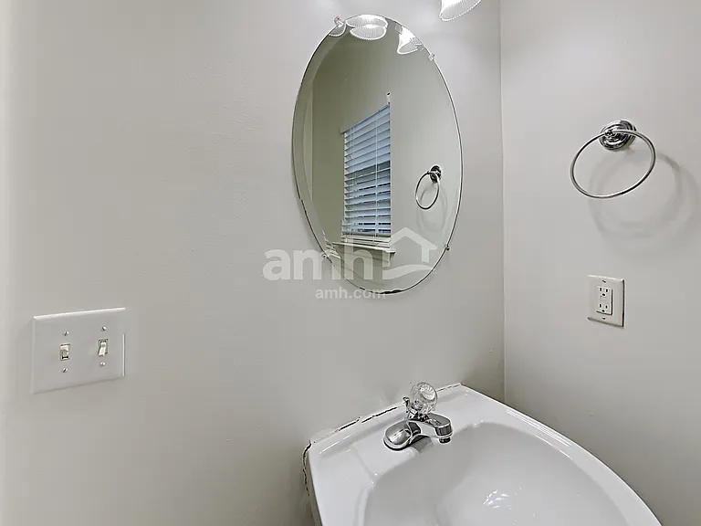 1513 Cardinal Ln — Photo 11