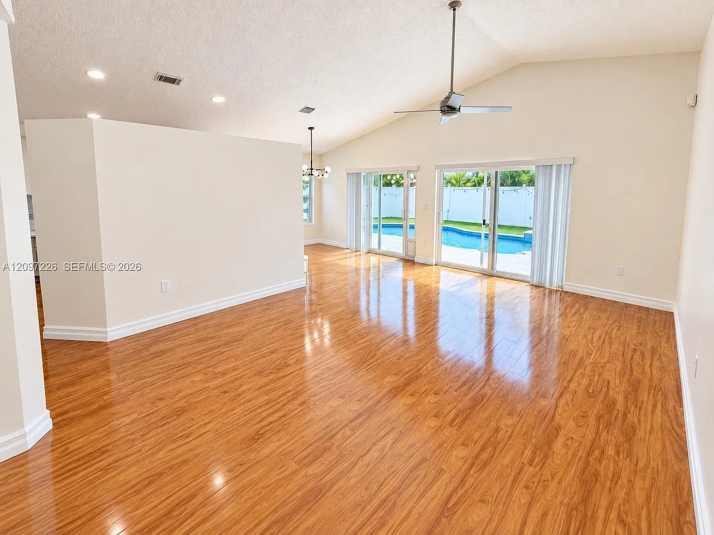 3 bed, 1577 sqft, $4,700 — Photo 3