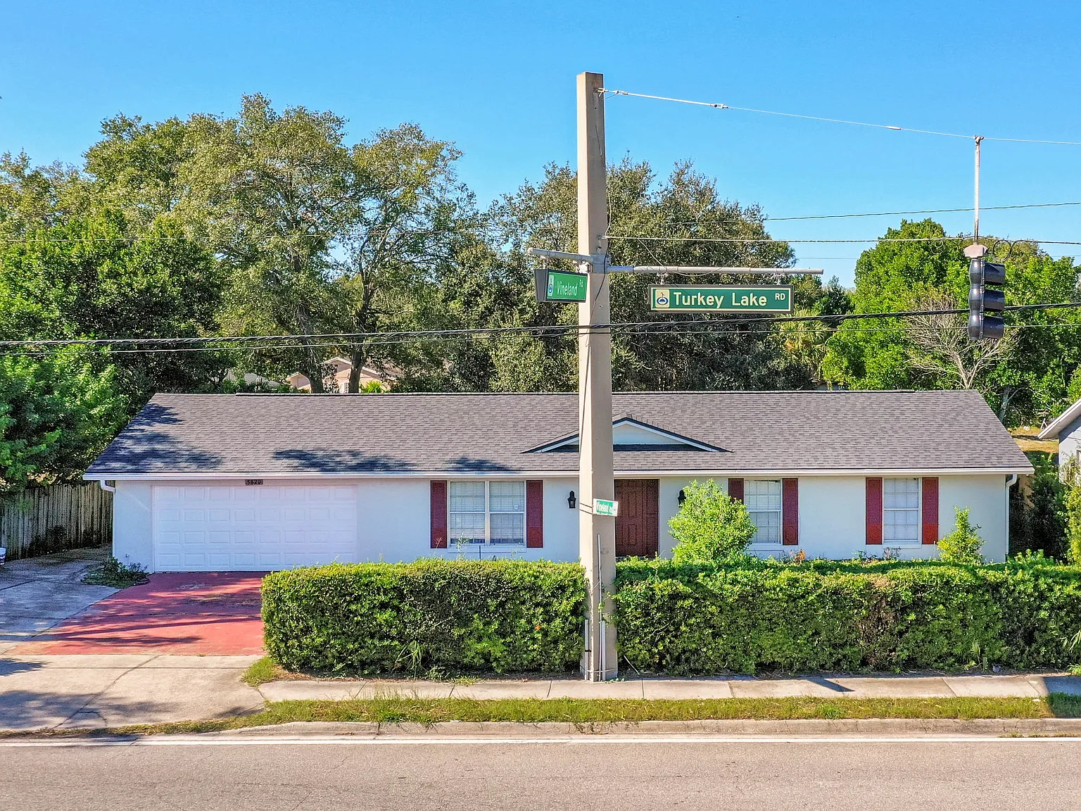 4 bed, 1392 sqft, $2,800 — Photo 1