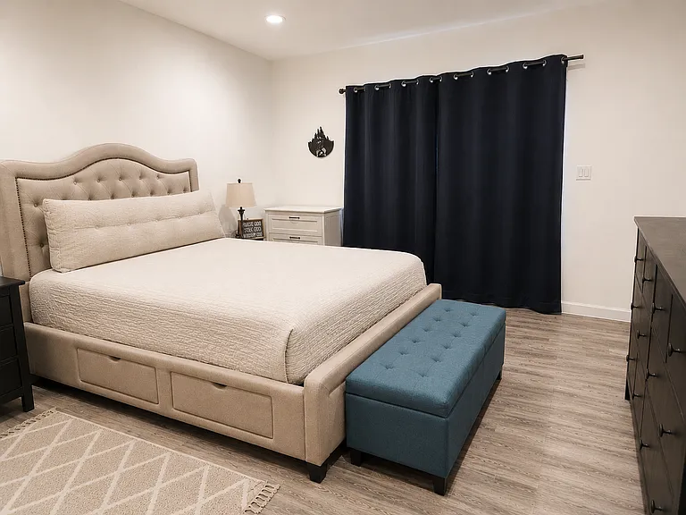 909 W Oakwood St #6 — Photo 4